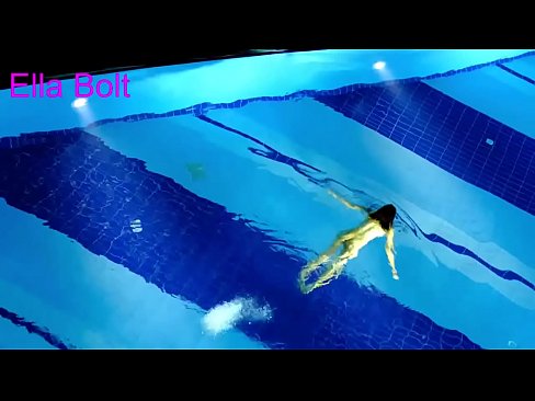 ❤️ No puc parar de mirar-la, jove rossa presa nedant nua a la piscina del complex ELLA BOLT ❤️ Porno preciós al porno ca.psi-mass.ru ❤