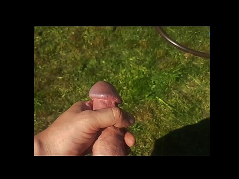 ❤️ Una guapa calenta es folla el seu cony rosa i es corre amb un esquitxat en un jardí d'estiu ❤️ Porno preciós al porno ca.psi-mass.ru ❤